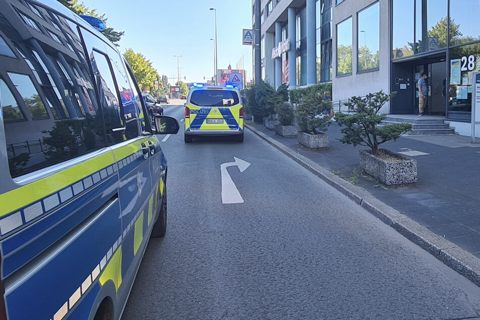 Schwer verletzte Mitarbeiterin nach Messerattacke in Wuppertal: Angriff eher zufällig