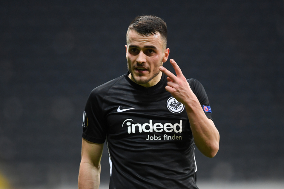 Wurde vom DFB-Sportgericht für insgesamt vier Pokalspiele gesperrt: Eintracht Frankfurts Filip Kostic.
