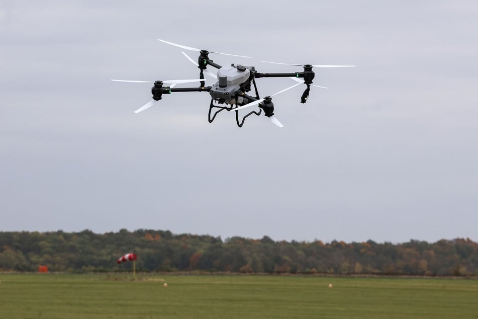 Drohnen werden in verschiedene Kategorien eingeteilt. Für kleine Geräte braucht man keine Genehmigung, muss aber trotzdem einiges beachten.