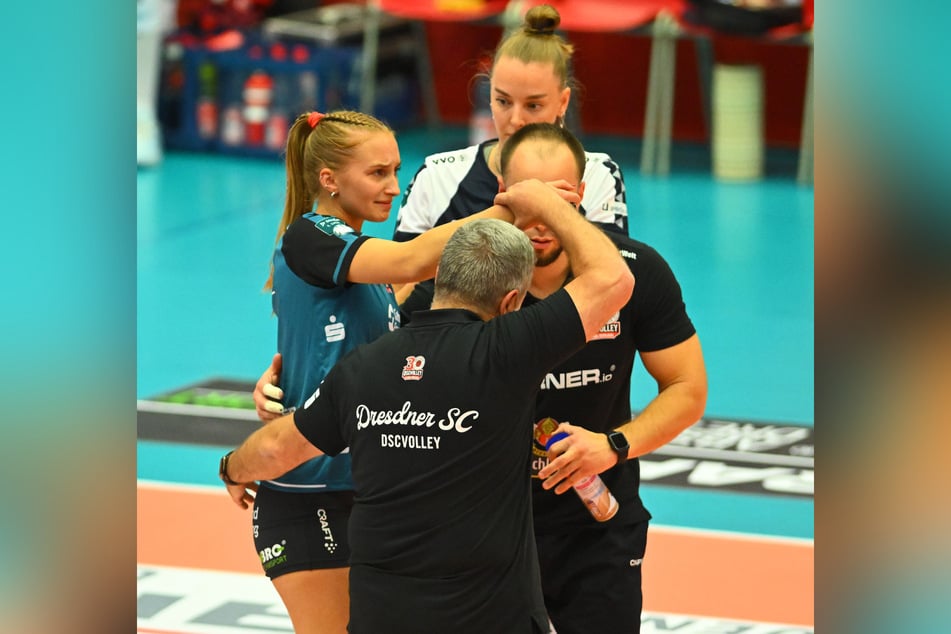 Mit Unterstützung verließ Patricia Nestler (l.) das Spielfeld.