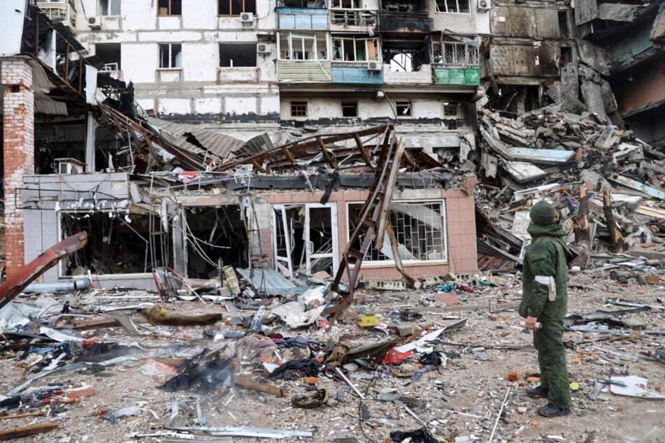 Zahlreiche Gebäude in der ukrainischen Hafenstadt Mariupol wurden bei den Kämpfen schon zerstört. Laut Bürgermeister Wadym Bojtschenko (44) werde die Stadt aber weiter verteidigt.