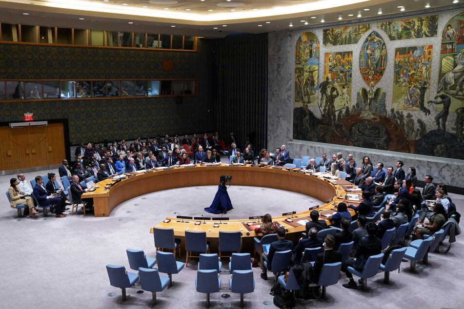 The United Nations Security Council has passed a resolution calling for "extended humanitarian pauses" in Israel's siege on Gaza.