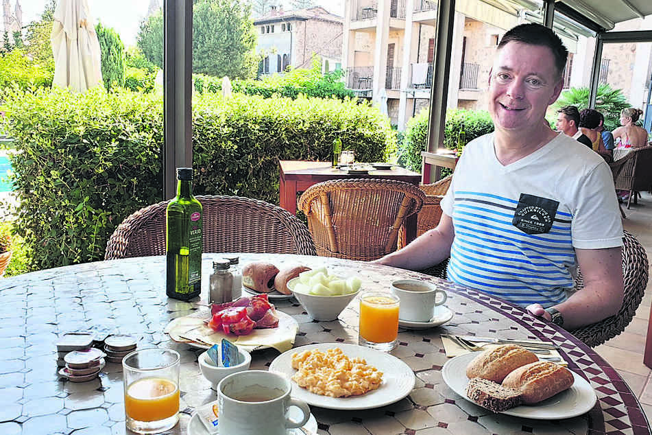 Kein Schlangestehen am Büfett: Das Frühstück wurde an den Tisch serviert.