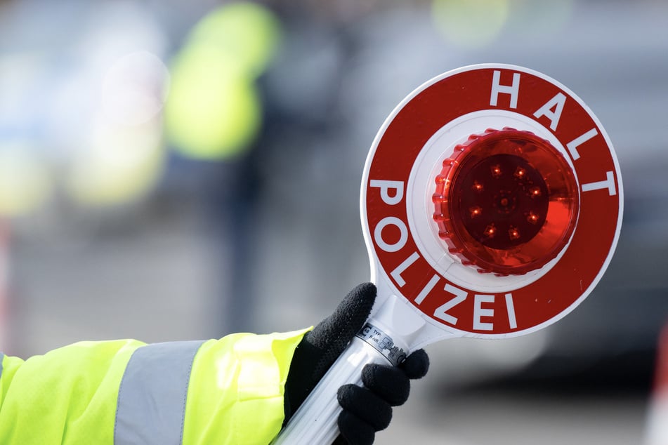In Zwickau konnten bayrische Polizisten den Flüchtigen (27) stoppen. (Symbolfoto)