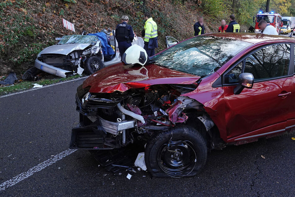 Renault kollidiert mit Ford bei Dippoldiswalde: Drei Schwerverletzte