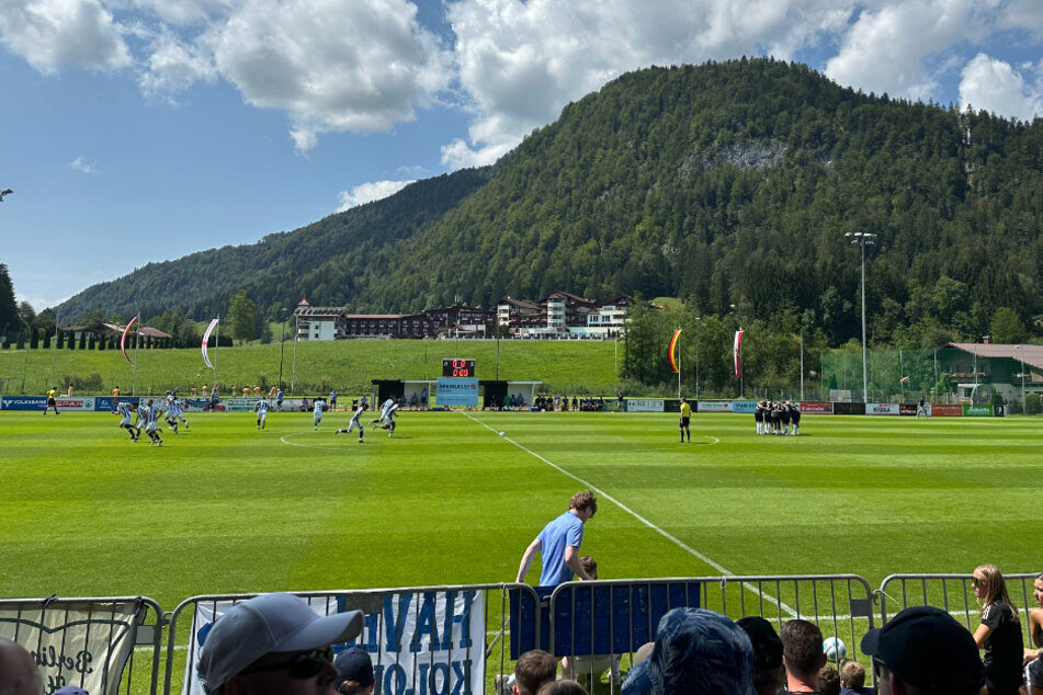 Die Kaiserwinkl Arena ist ein schönes Stadion mit Dorfplatzcharakter.