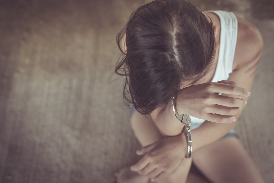 18-Jährige will Freund schlechtes Gewissen machen und behauptet, sie wurde vergewaltigt