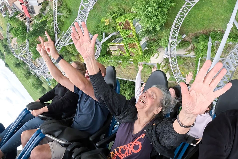 Wegen ihrer vielen Fahrten in dieser Achterbahn wird sie auch "Karacho-Ursel" genannt.
