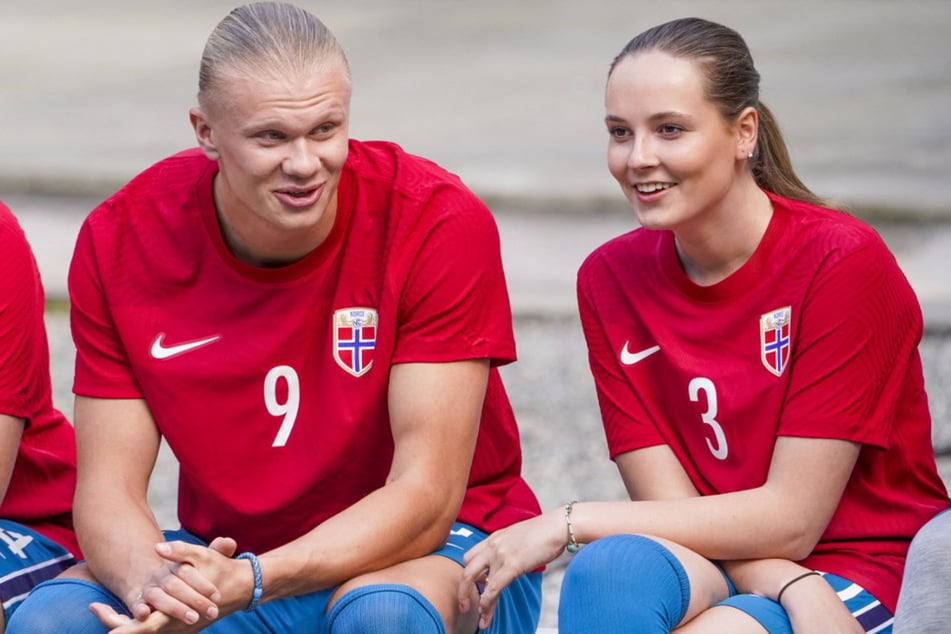 Ingrid Alexandra im Gespräch mit Fußballstar Erling Haaland (21).