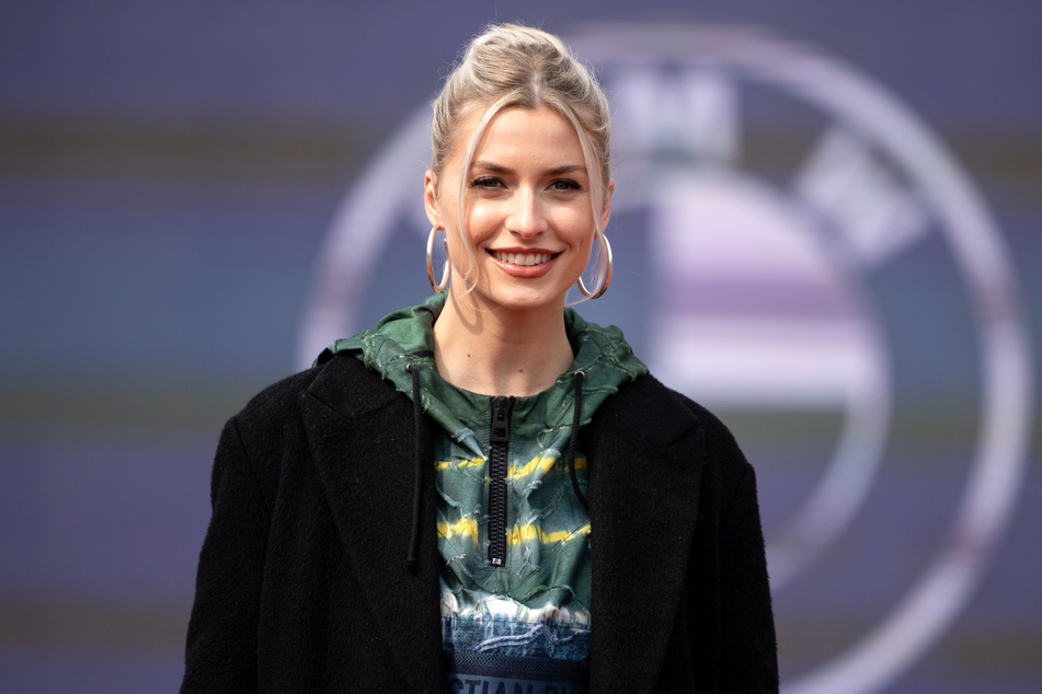 Die ehemalige GNTM-Siegerin Lena Gercke (33) kam vorbei, um Heidi bei der Entscheidung unter die Arme zu greifen.