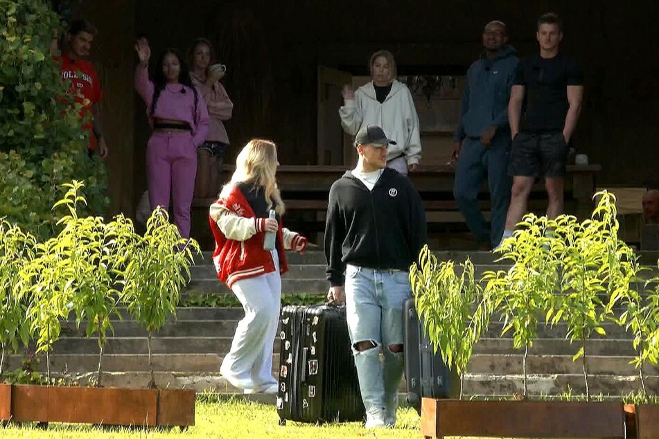 Luisa Früh (22) und Max Bornmann (27) müssen wieder nach Hause fliegen.