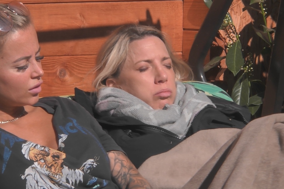 Romana (40) und Jade (25) versuchen eine Aussprache - aber beim Versuch bleibt's dann auch.