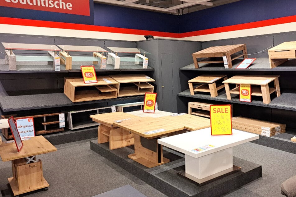 Großer Ausverkauf bei beliebtem Möbelhaus wegen Schließung