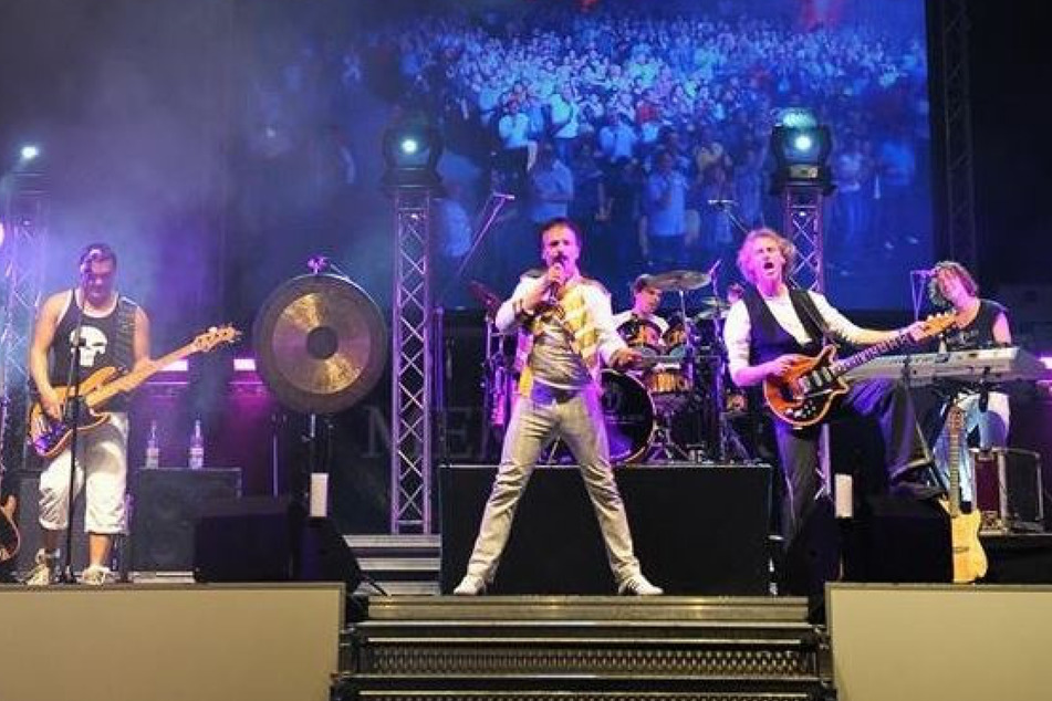 Auch auf der Hafen-Bühne zu erleben: "Merqury" mit Queen-Hits.