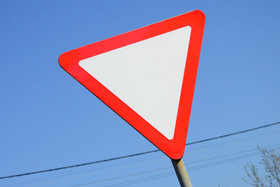 Gegenüber den einmündenden Straßen soll die Fahrradstraße als Vorfahrtsstraße bevorzugt werden. (Symbolbild)