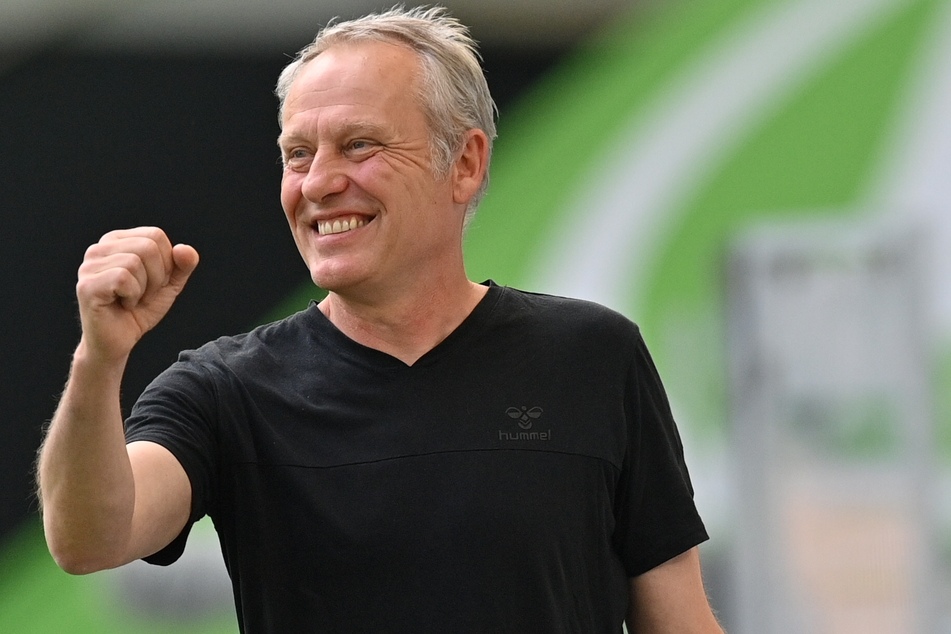 Da kann sich einer freuen: Freiburg-Trainer Christian Streich (55).