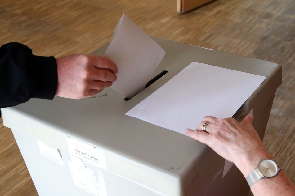 Fast die Hälfte der Wähler in Aue-Bad Schlema stimmte für die AfD oder die "Freien Sachsen". (Symbolbild)
