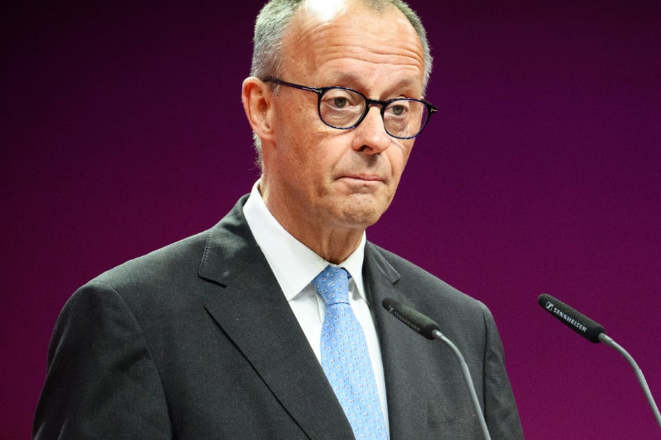Bundeskanzler Friedrich Merz (70, CDU) war am Dienstag zu Gast beim Deutschen Gewerkschaftsbund (DGB). Dabei wurde der 70-Jährige ausgebuht.
