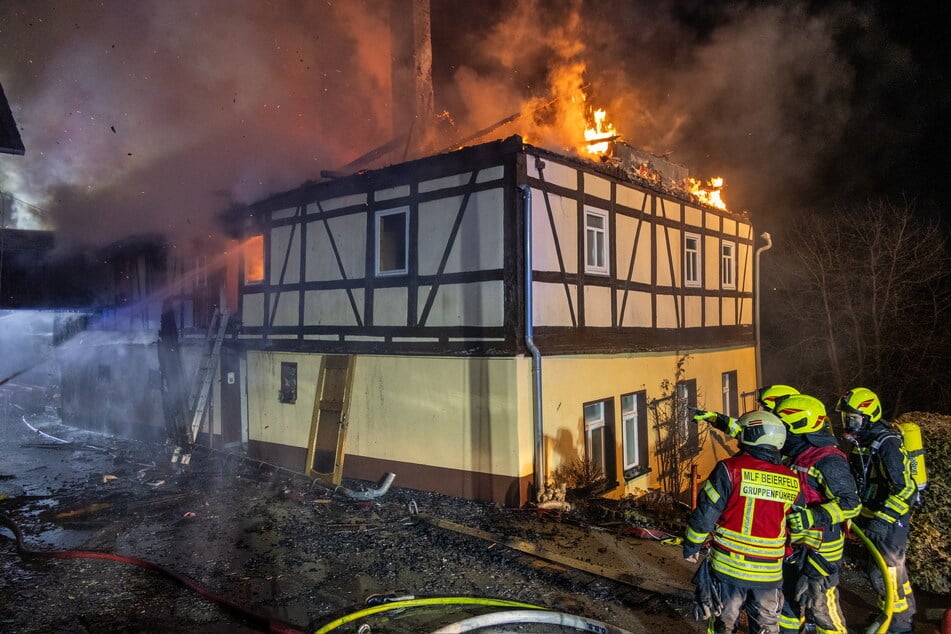 Die Löscharbeiten zogen sich über mehrere Stunden.