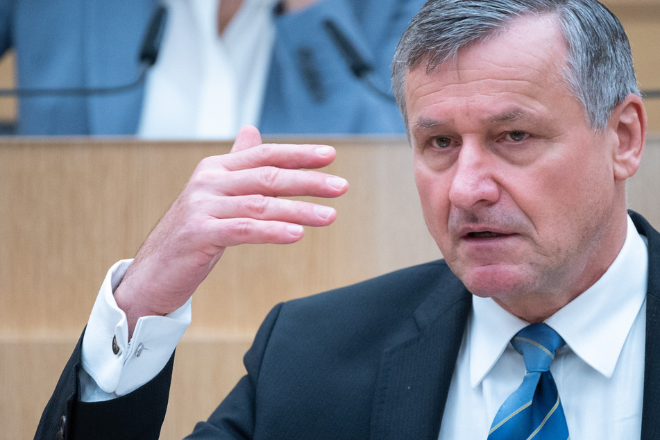 Hans-Ulrich Rülke (59), Fraktionsvorsitzender der FDP Landtagsfraktion in Baden-Württemberg, spricht während einer Sitzung des Landtags von Baden-Württemberg.