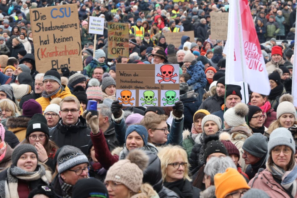 Für den vollständigen Erhalt der Krankenhäuser Tirschenreuth und Kemnath demonstrierten mehr als 4800 Menschen.