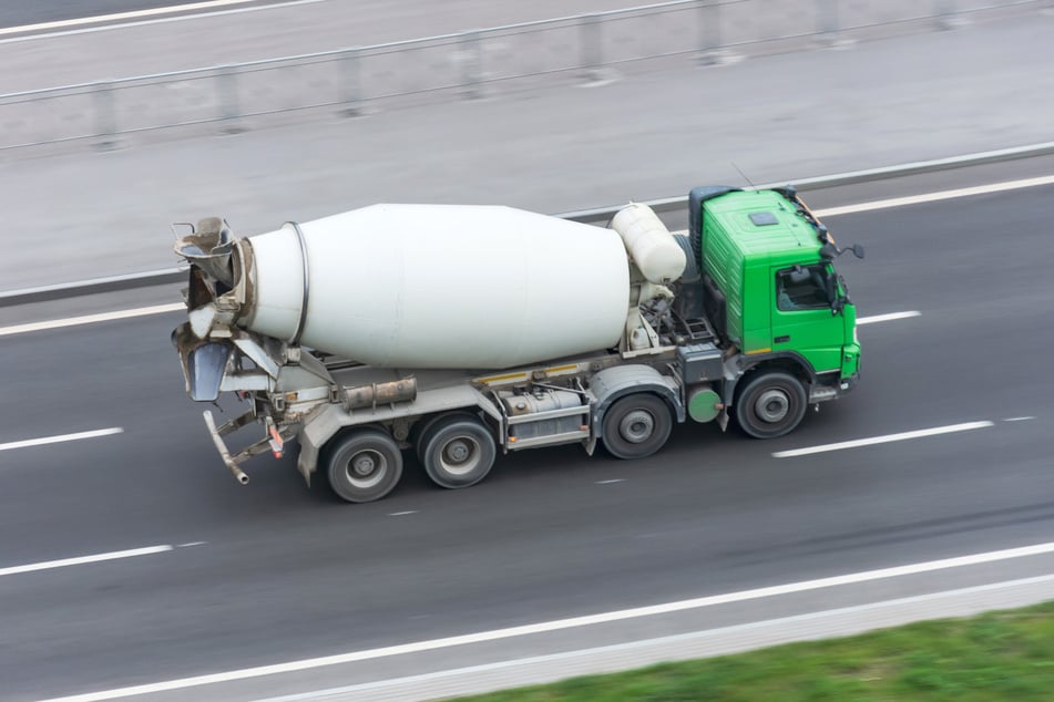 Die Schülerin wurde von einem Betonmischer mitgeschleift. (Symbolfoto)