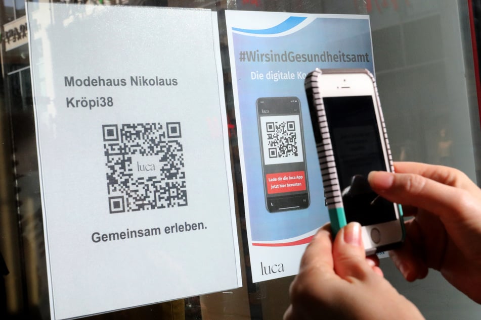Mithilfe eines QR-Codes können Luca-Nutzer sich beim Betreten eines Ladens anmelden. Das soll die Kontaktverfolgung im Infektionsfall einfacher machen.