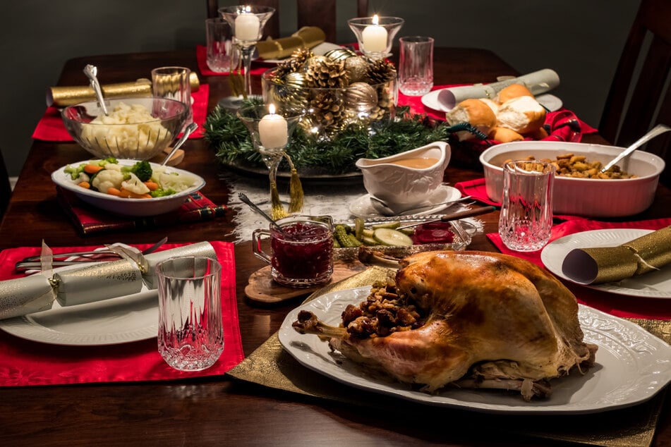Zu Weihnachten gibt es bei der "geizigsten Oma des Landes" Truthahn, Bratensoße, viel Gemüse und Nussbraten. Alkohol müssen sich die Gäste selber mitbringen. (Symbolfoto)