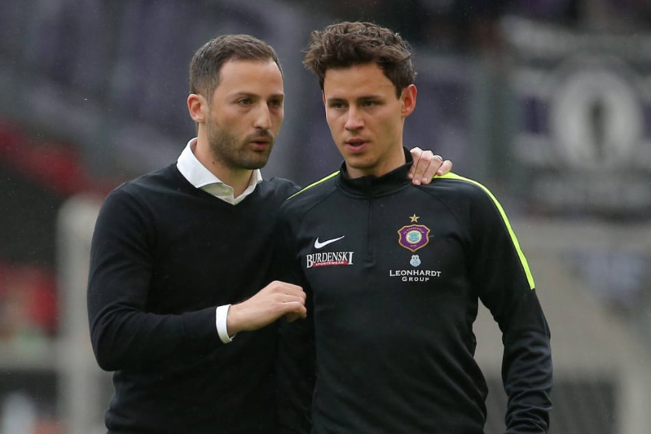 Domenico Tedesco (40, l.) hatte damals bei Clemens Fandrich (35) &amp; Co. die richtigen Worte gefunden.