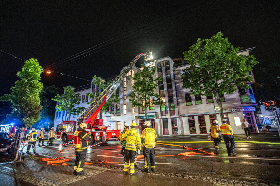 Die Feuerwehr Fellbach war mit einem Löschzug und 35 Einsatzkräften vor Ort.