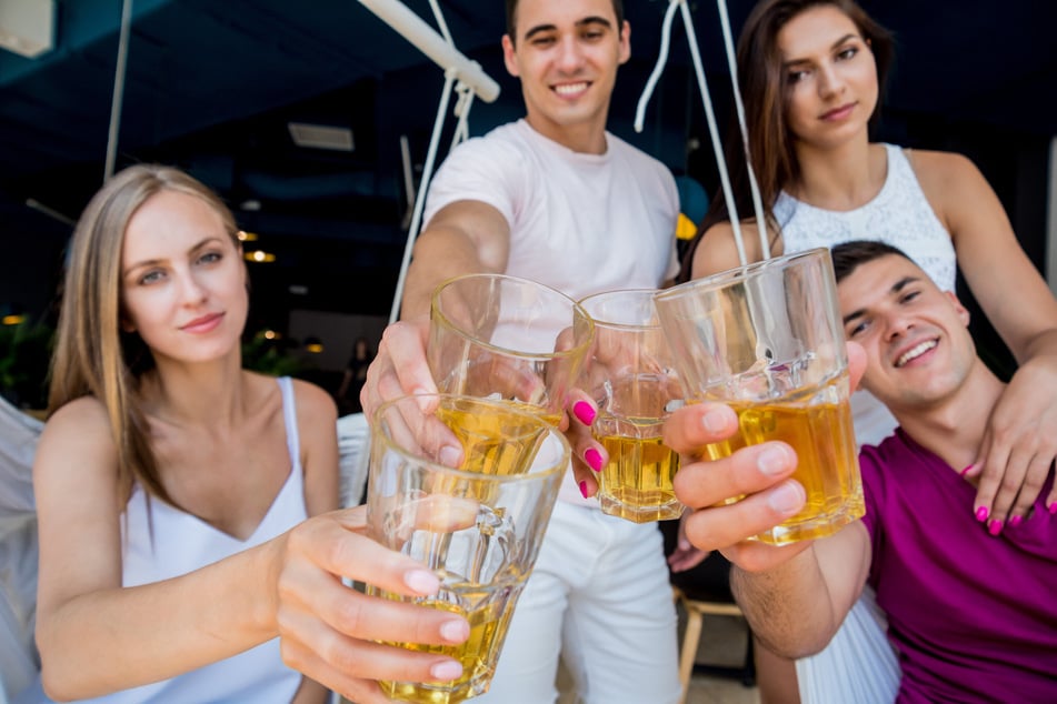 Alkoholkonsum ist so unbeliebt wie noch nie. Besonders junge Leute lehnen Trinken zunehmend ab. (Symbolfoto)