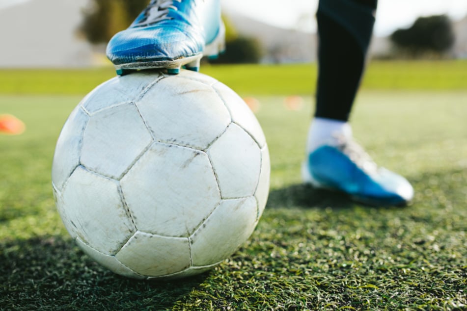 Inzwischen gibt es im Umkreis der Amateurfußballer mehrere bestätigte Fälle. (Symbolfoto)