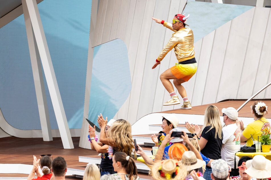Auch Lorenz Büffel (46) wird wieder zu Gast im ZDF-Fernsehgarten sein - so wie hier im Sommer 2022.