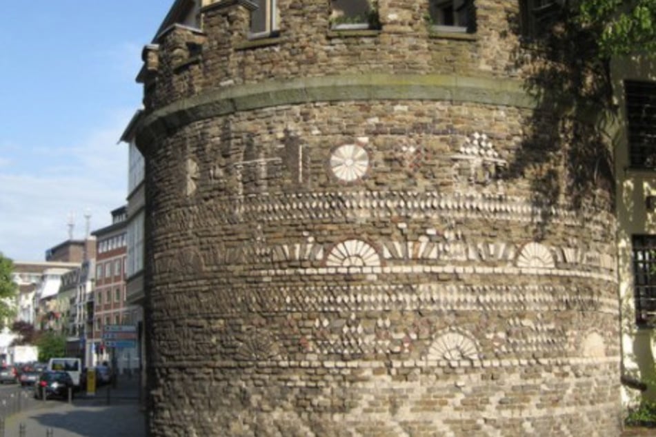 Der Römerturm zeugt von der ehemaligen römischen Stadtmauer um Köln.