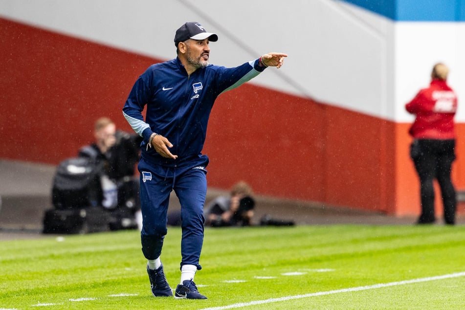 Cristian Fiél (44) hat den ersten Sieg als Hertha-Trainer in der Tasche.