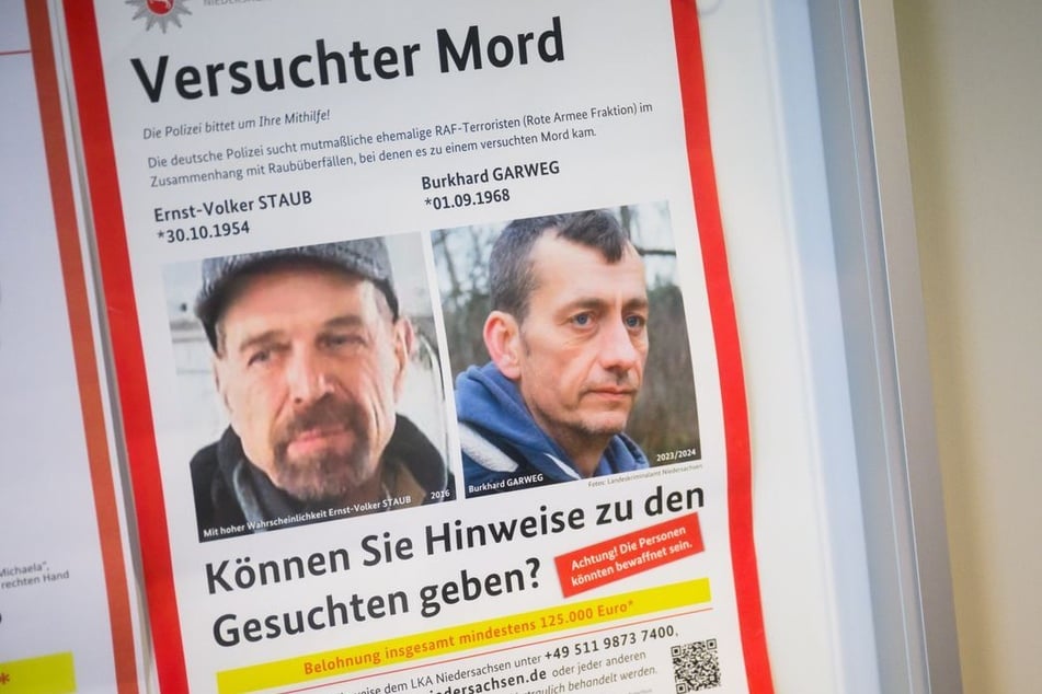 Die Polizei durchsuchte in Berlin vier Wohnungen nach den Ex-RAF-Terroristen Ernst-Volker Staub (71) und Burkhard Garweg (56).
