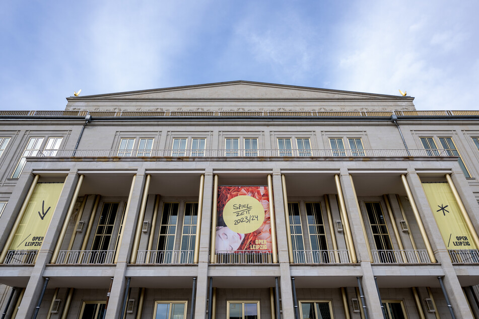 "Vom Keller bis zum Dach" entdecken die Kids die Räumlichkeiten und Geheimnisse der Leipziger Oper.