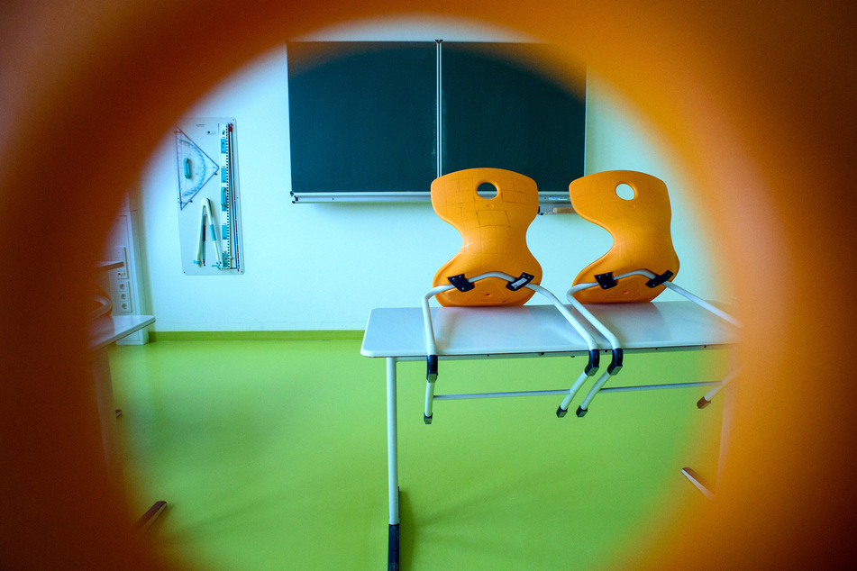 Einer Lehrerin aus Sachsen-Anhalt wurde gekündigt, da sie verpflichtende Zusatzstunden nicht leisten wollte. (Symbolbild)