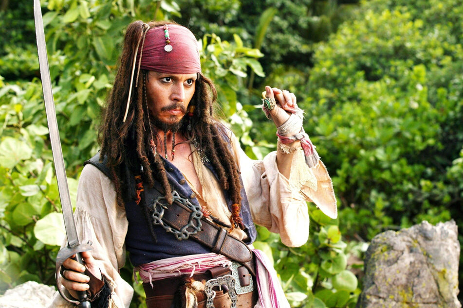 Disney möchte Schauspieler Johnny Depp (60) für ein Comeback der Film-Reihe "Fluch der Karibik" gewinnen.