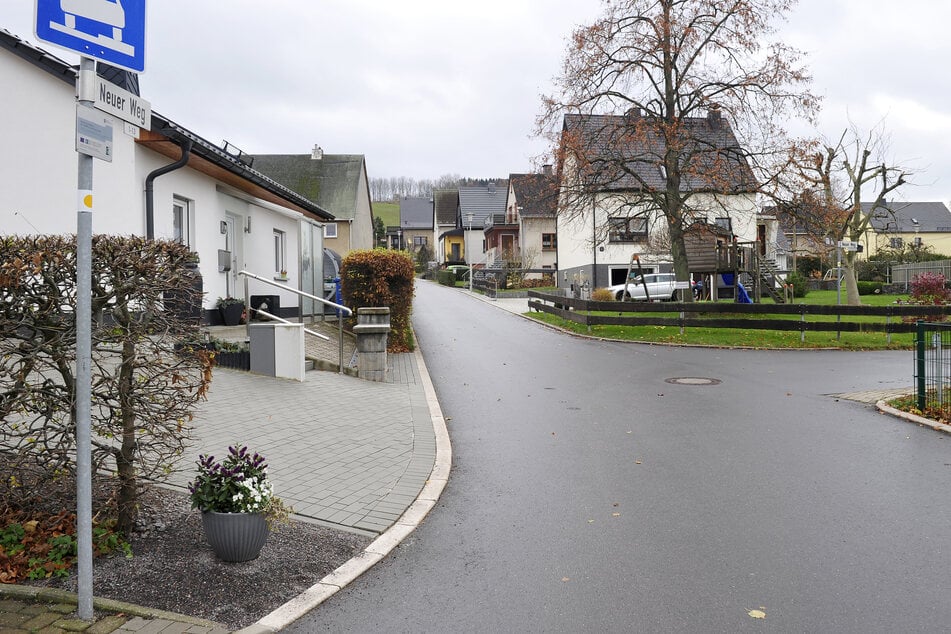 Bei einem Wohnungsbrand im "Neuen Weg" in Eppendorf kam am Montag eine Person ums Leben.