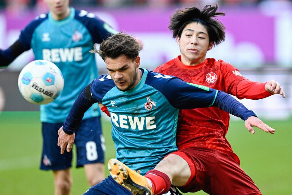 Der FC St. Pauli soll an Daisuke Yokota (25, r) interessiert sein. In der vergangenen Saison war vom KAA Gent an den 1. FC Kaiserslautern ausgeliehen.
