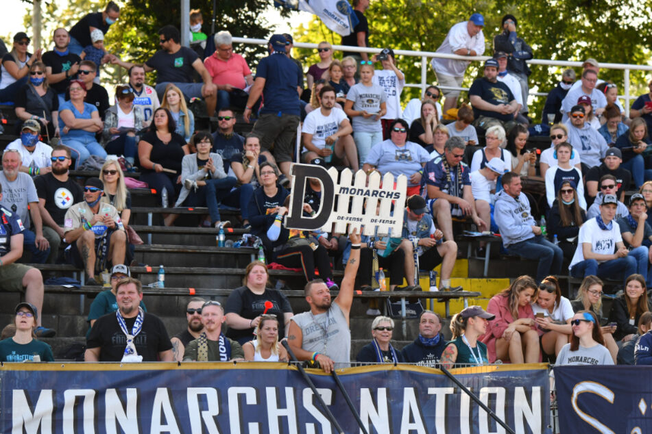 Die 1570 Zuschauer im Stadion waren trotz der Niederlage ihrer Monarchs happy.