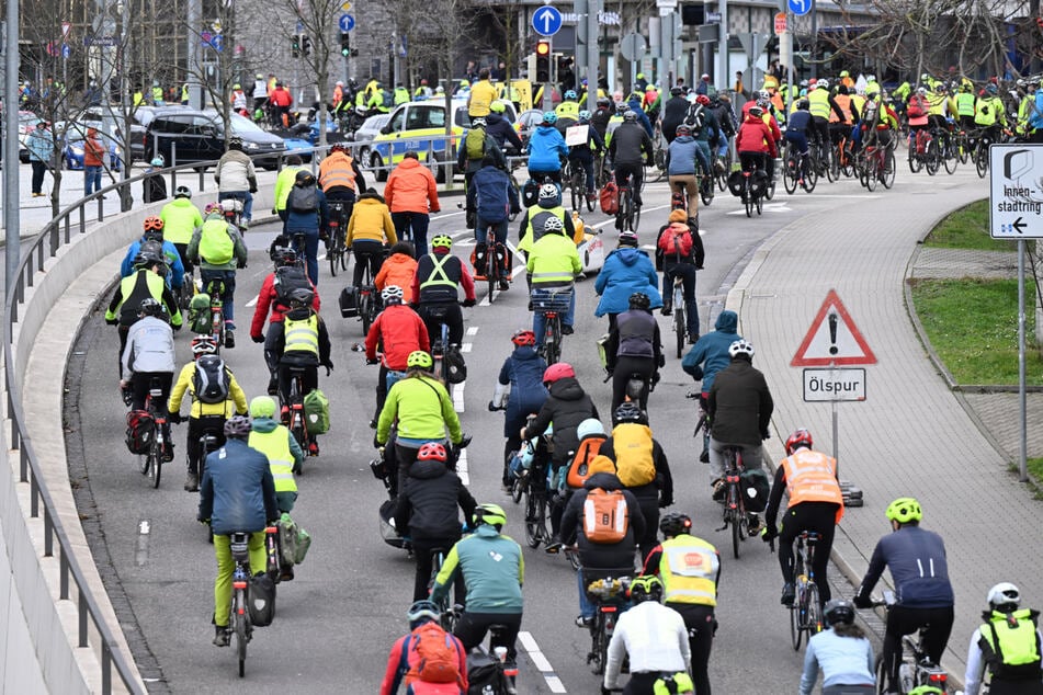 Für den verstorbenen Rad-Aktivisten Andreas Mandalka (†43) fand eine Fahrrad-Demonstration statt.