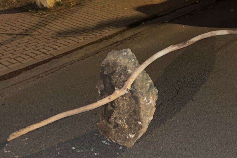 Die Verkehrsteilnehmer konnten den Hindernissen ausweichen.
