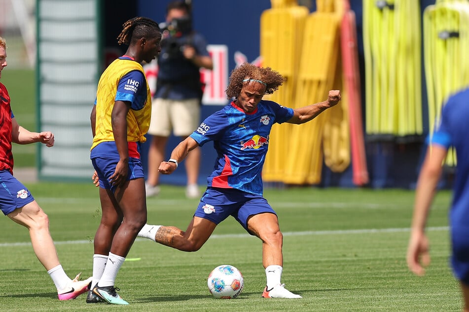Xavi Simons (22) präsentiert sich in der Vorbereitung bislang in guter Form. Ein Abschied von RB Leipzig scheint aber Formen anzunehmen.