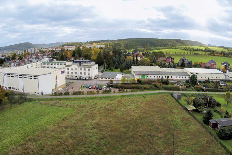 Das Bombastuswerk in Freital blickt auf eine über hundertjährige Kompetenz in Sachen Natur- und Heilkräuterverarbeitung.