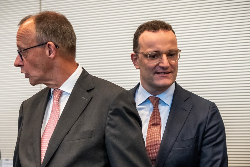 Bundeskanzler Friedrich Merz (70) hatte zuvor in seiner Funktion als CDU-Chef den Unionsfraktionsvorsitzenden zum Rücktritt aufgefordert.