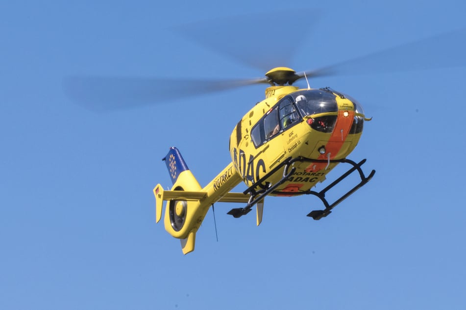 Ein Rettungshubschrauber brachte den Vierjährigen schwer verletzt in eine Klinik. (Symbolfoto)