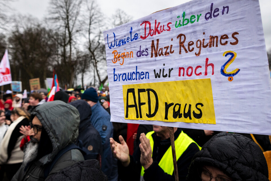 Der NRW-AfD-Parteitag am Samstag in Marl wurde von lautstarken Demonstrationen und Protesten begleitet.