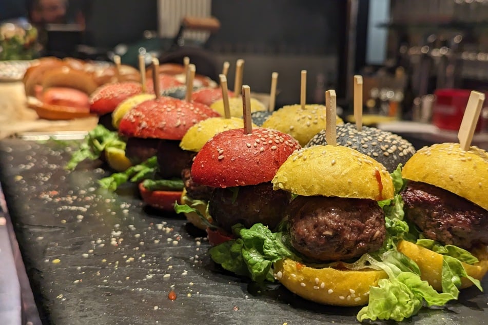 Kunterbunte Mini-Burger wurden ebenfalls gereicht.